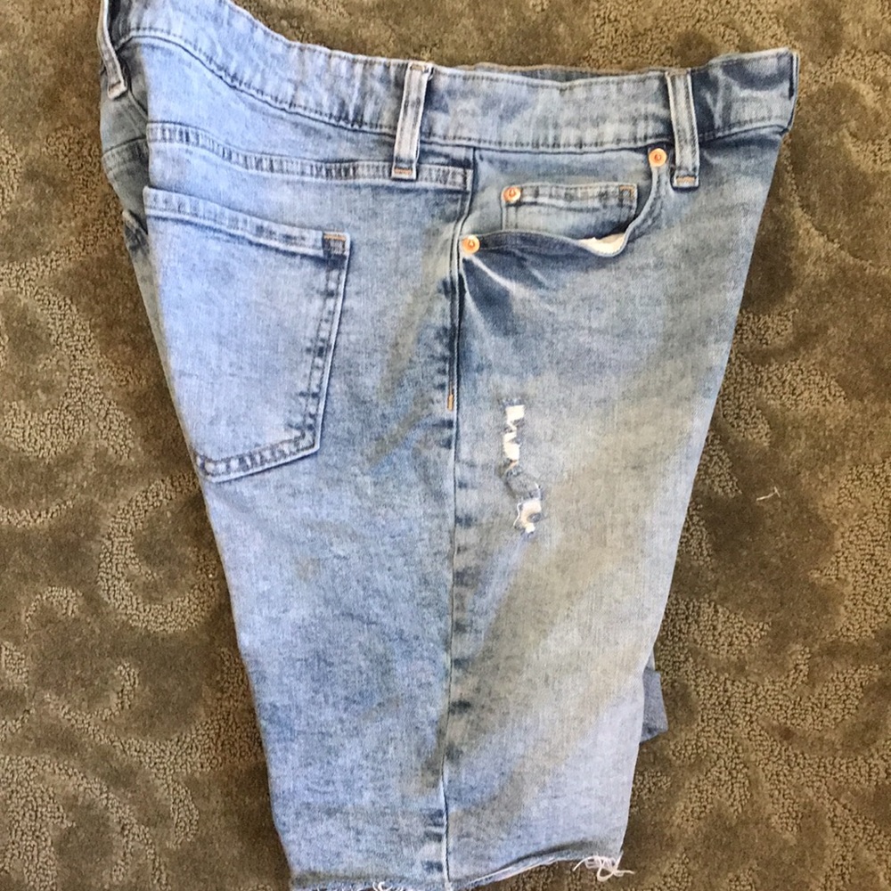 Shorts - Picture 4 of 6